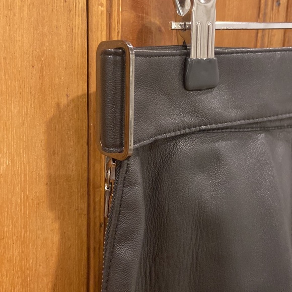 Judith & Charles Leather skirt. - Picture 5 of 5
